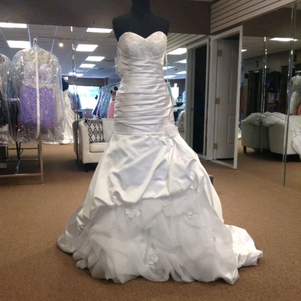 Alfred Angelo Disney Princess Tianna Wedding Dress size 10 NWT - Picture 6 of 9